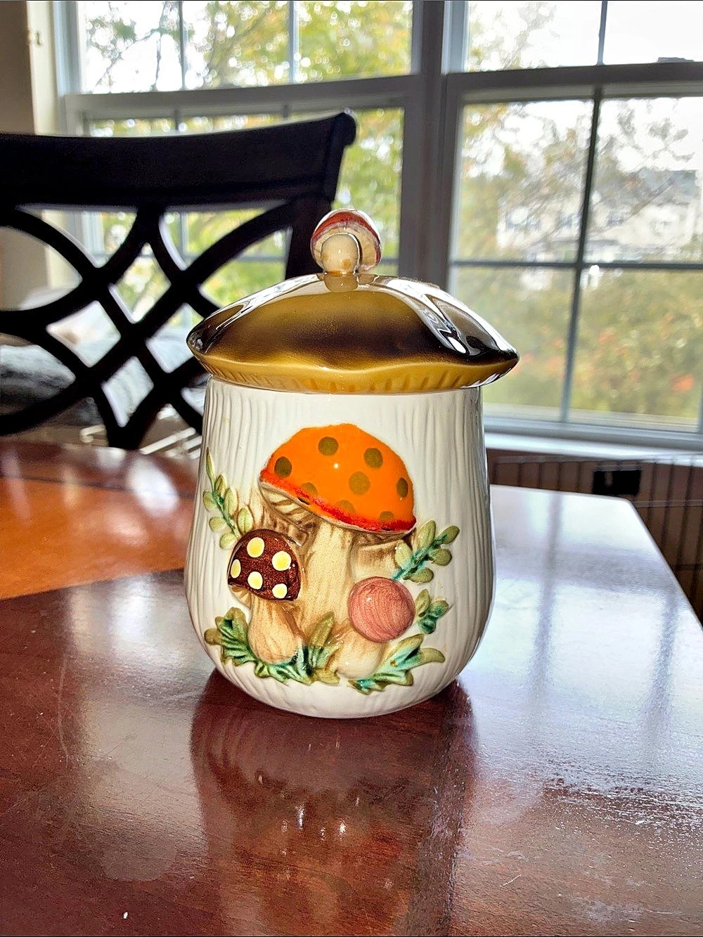 Sears and Roebuck small mushroom canister. crack in lid.